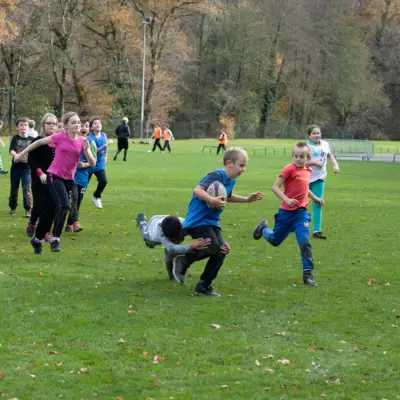 Apprentissage du rugby au Stade de la Cible