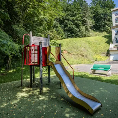 Aire de jeux pour enfants dans le quartier de la Praderie